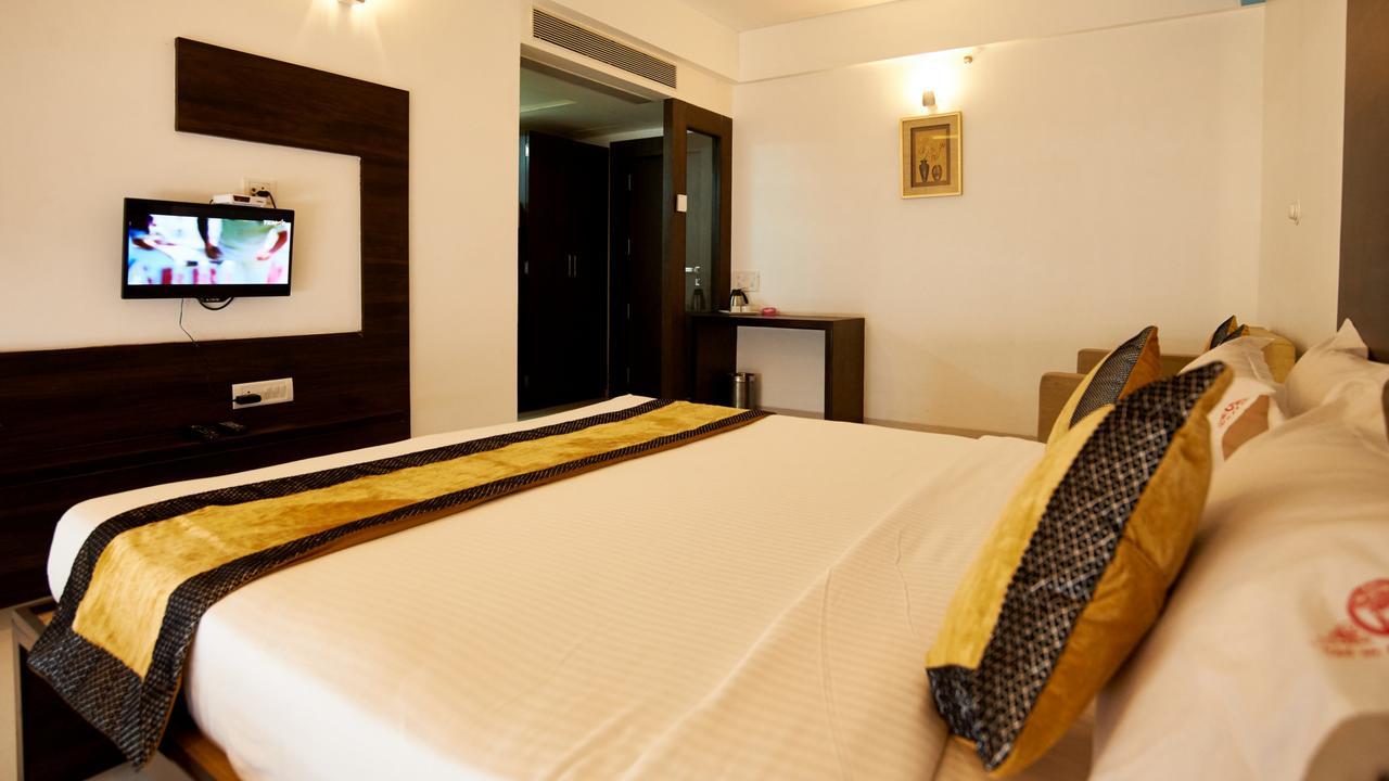 Hotel Golden View Širdi Exteriér fotografie
